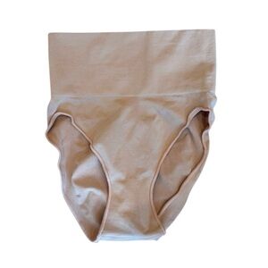NWOT SKIMS mid waist seamless sculpt underwear women’s S/M beige nude Shapewear